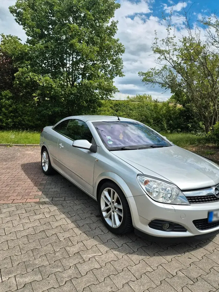 Gebraucht Opel Astra 140 PS (102 kW) 2008 Grau Cabrio