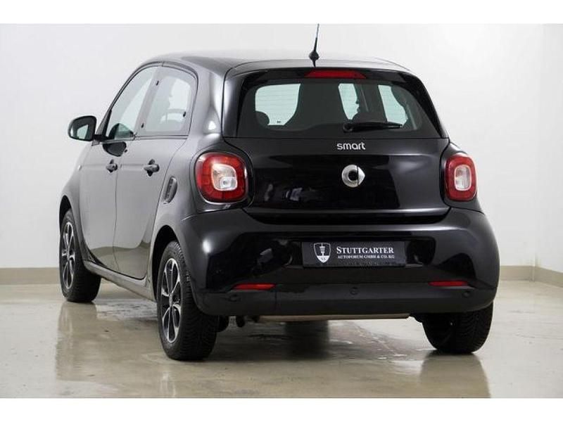 Używany Smart ForFour Passion 90 KM (66 kW) 2016 Czarny Hatchback