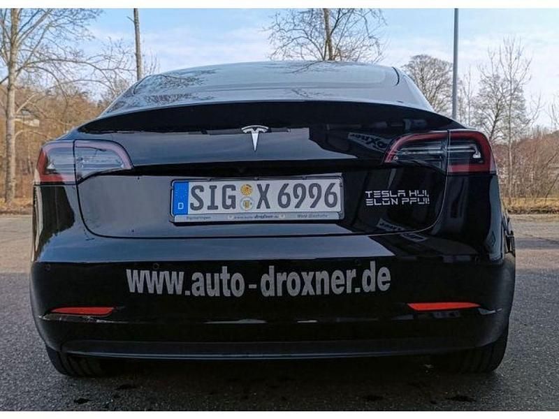 Gebraucht Tesla Model 3 Standard Range Plus 225 kW (306 PS) 2019 Solid black (metallic) Limousine