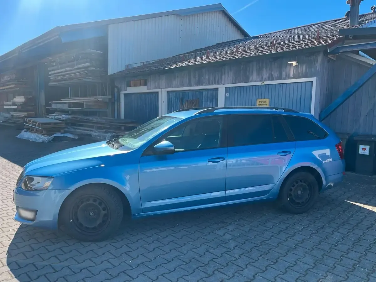 Gebraucht Skoda Octavia 150 PS (110 kW) 2016 Blau Kombi