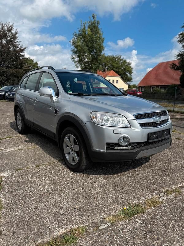 Silber Gebraucht 2008 Chevrolet Captiva SUV | 4.700 € (Fairer Preis) - Bild 1/4