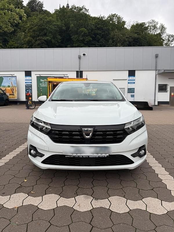 Weiß Gebraucht 2021 Dacia Sandero Kleinwagen | 11.500 € - Bild 1/4