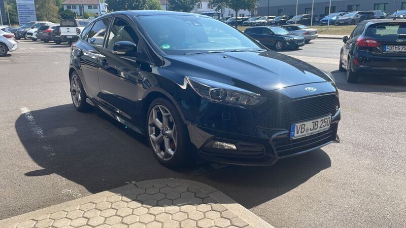 Gebraucht Ford Focus Sport 250 PS (183 kW) 2016 Schwarz Limousine