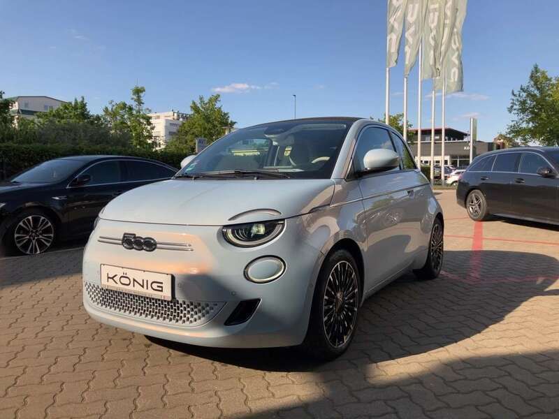 Himmelblau Gebraucht 2022 Fiat 500e La Prima Cabrio | 21.490 € (Fairer Preis) - Bild 1/4