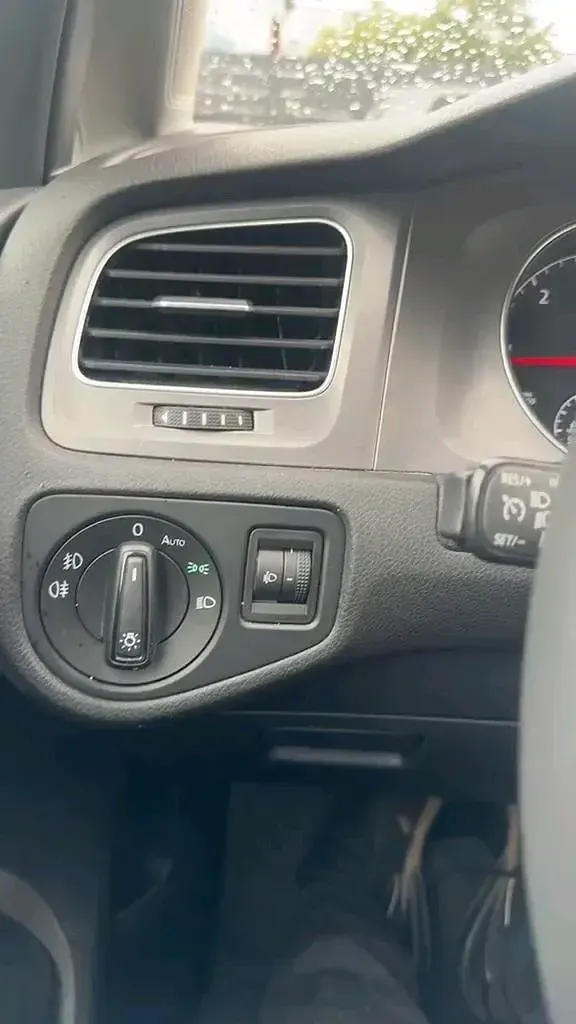 Gebraucht VW Golf VII 116 PS (85 kW) 2015 Rot Kombi