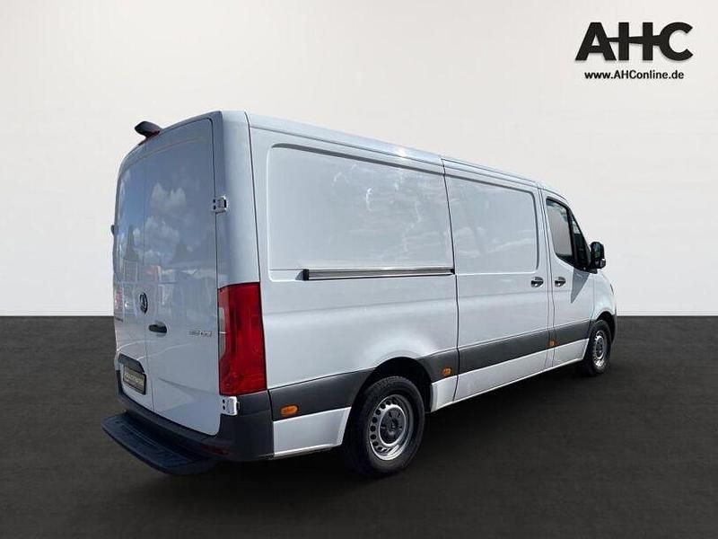 Gebraucht Mercedes Sprinter 150 PS (110 kW) 2021 Arktikweiß Van