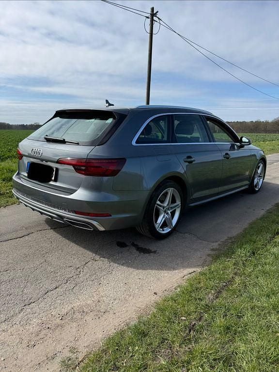 Gebraucht Audi A4 S-Line 163 PS (119 kW) 2019 Grau Kombi
