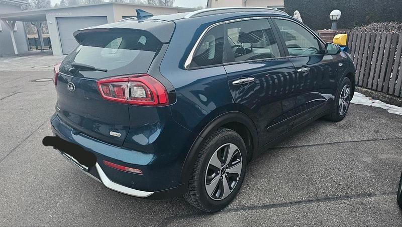 Gebraucht Kia Niro Vision 105 PS (77 kW) 2018 Blau SUV