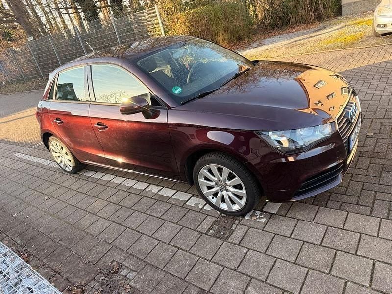 Gebraucht Audi A1 Sportback Ambition 90 PS (66 kW) 2012 Rot Kleinwagen