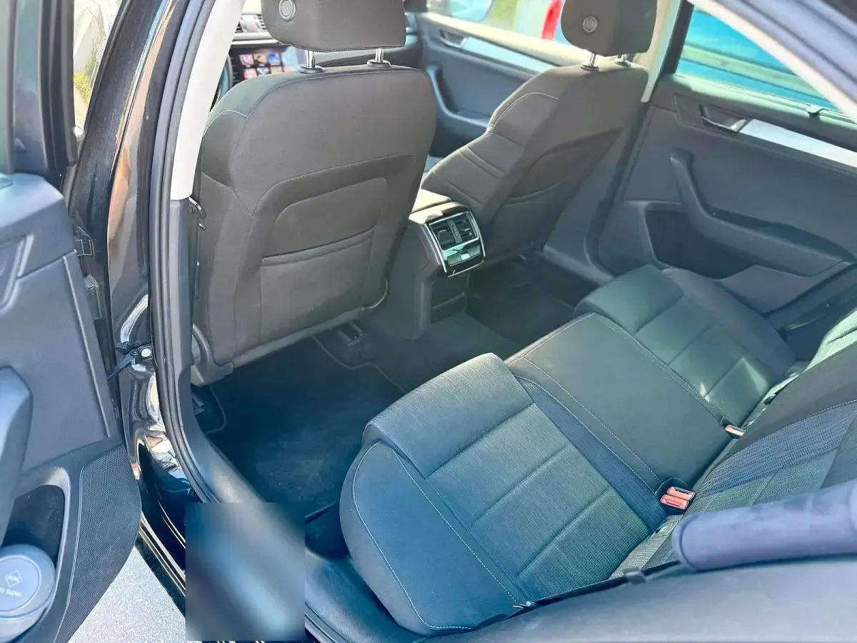 Gebraucht Skoda Superb 150 PS (110 kW) 2019 Schwarz Limousine