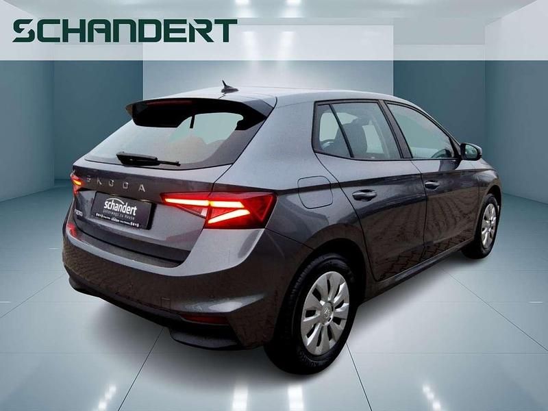 Gebraucht Skoda Fabia Selection 80 PS (58 kW) 2024 Graphitegrau metallic Limousine