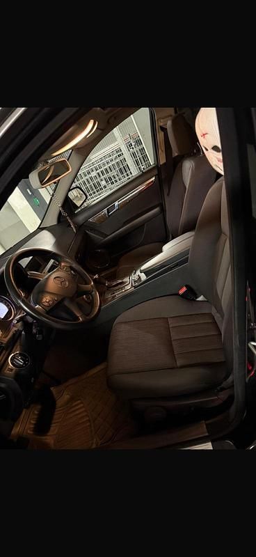 Second-hand Mercedes 200 184 CP (135 kW) 2007 Negru Berlinǎ