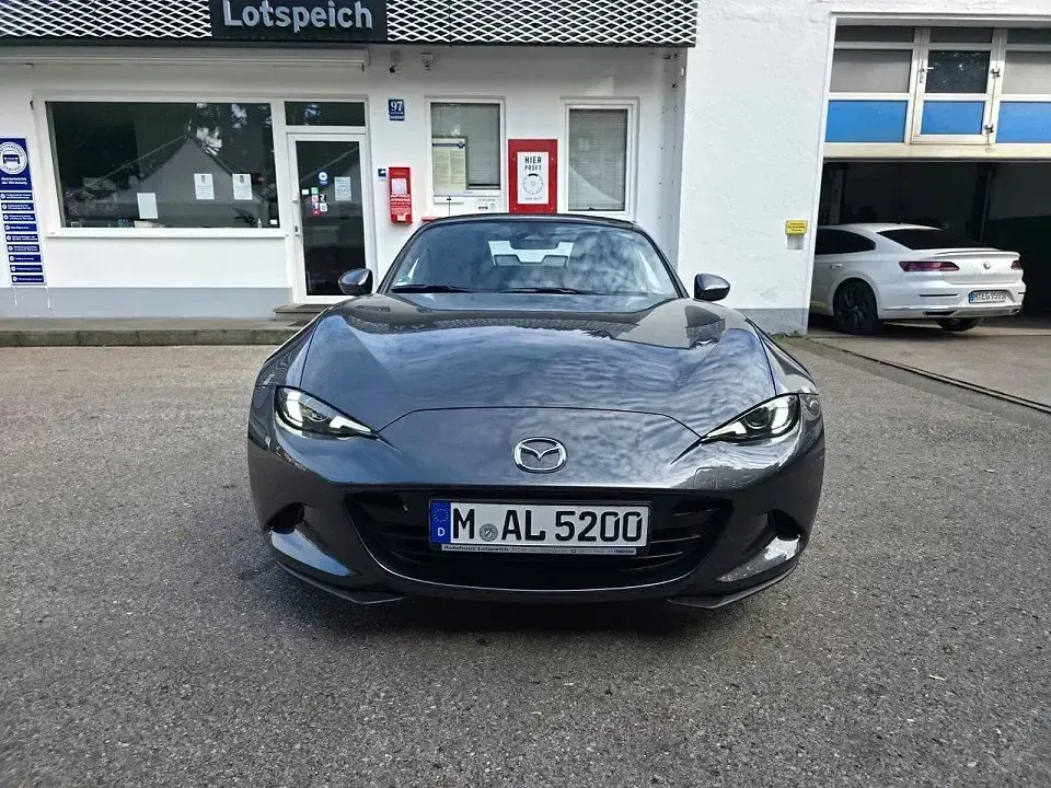 Neu Mazda MX5 Exclusive 132 PS (97 kW) 2026 Machine gray Cabrio