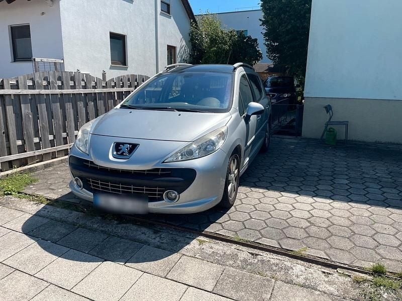 Silber Gebraucht 2008 Peugeot 207 Kombi | 880 € - Bild 1/4