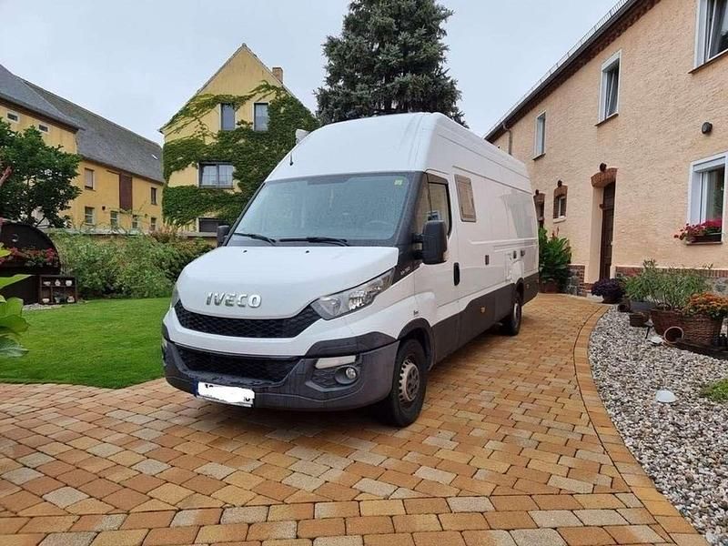 Weiß Gebraucht 2015 Iveco Daily Van | 12.150 € (Guter Preis) - Bild 1/4