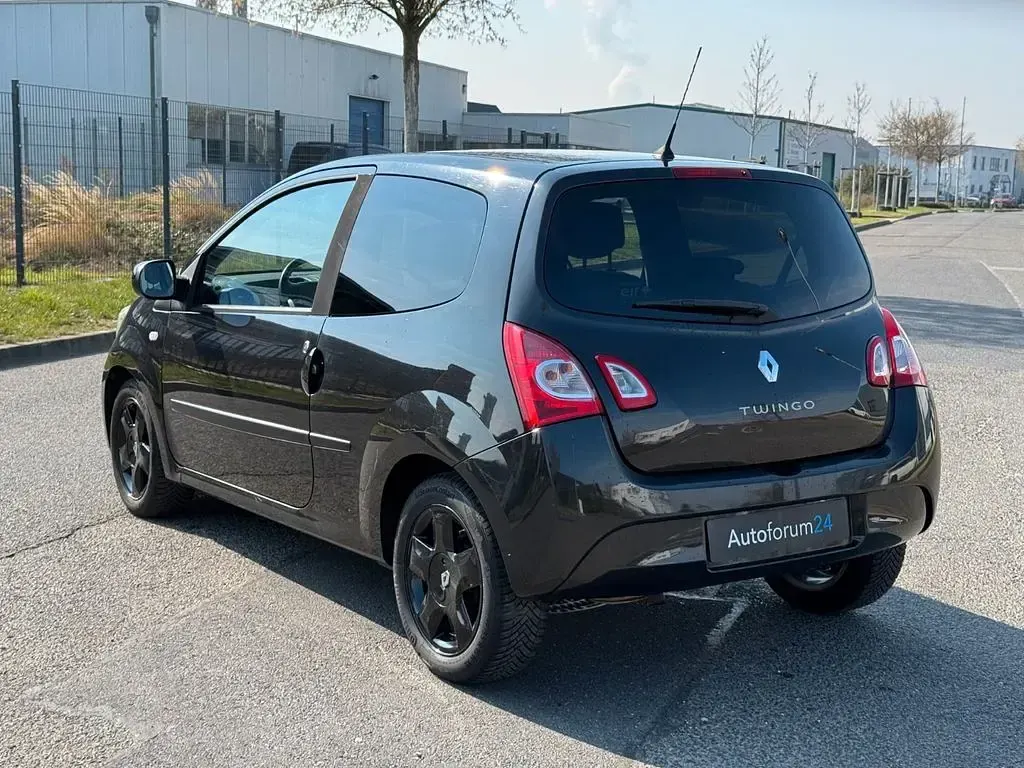 Używany Renault Twingo Dynamique 75 KM (55 kW) 2012 Czarny Hatchback