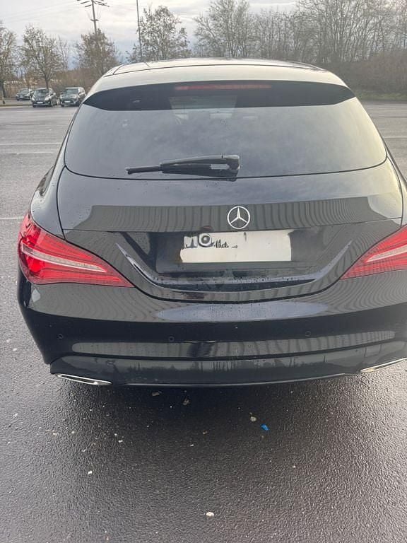 Gebraucht Mercedes CLA220 Shooting Brake 177 PS (130 kW) 2017 Schwarz Kombi