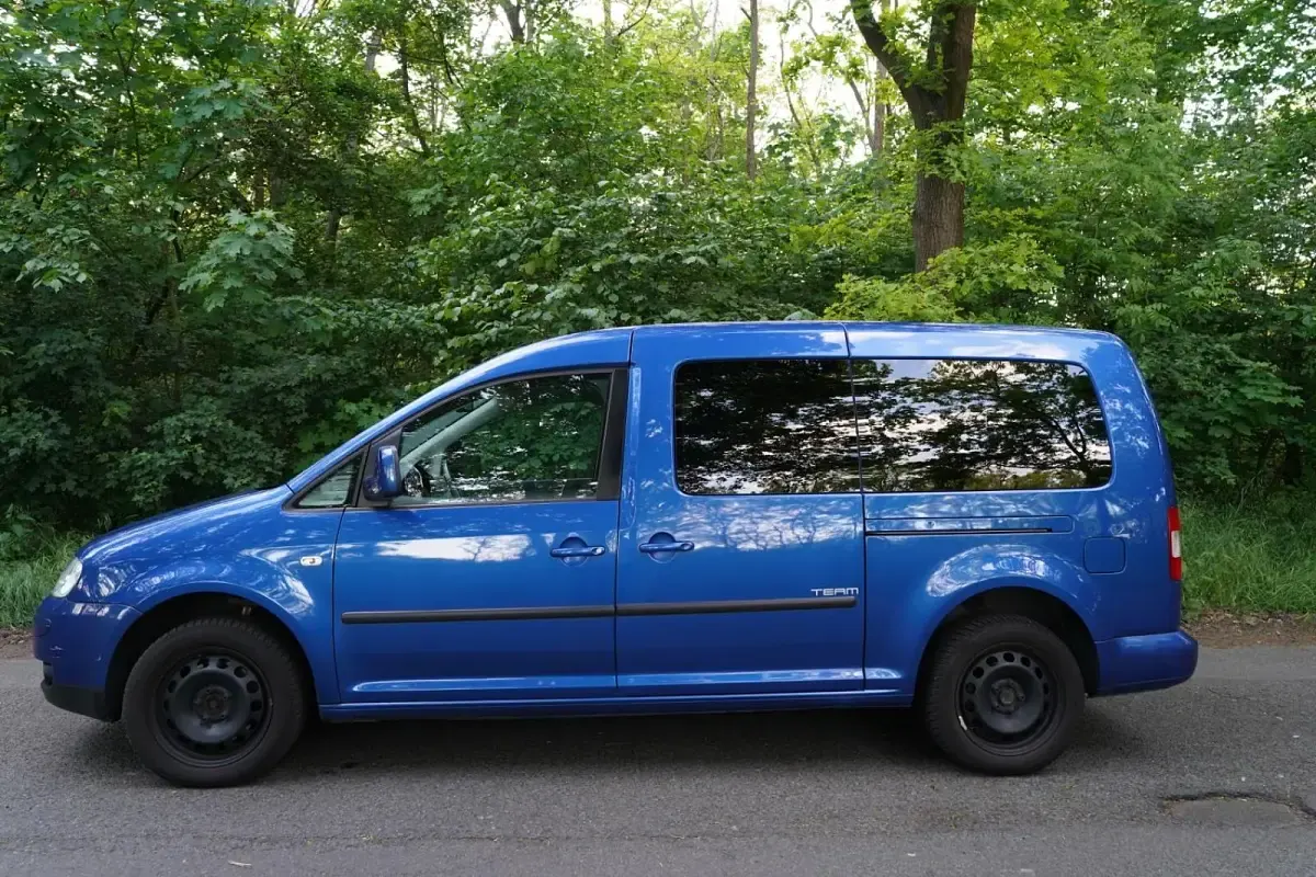 Gebraucht VW Caddy 109 PS (80 kW) 2010 Blau Van / Kleinbus