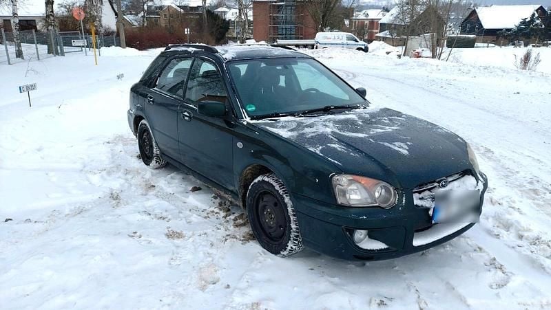 Grün Gebraucht 2004 Subaru Impreza Kombi | 2.699 € (Superpreis) - Bild 1/4