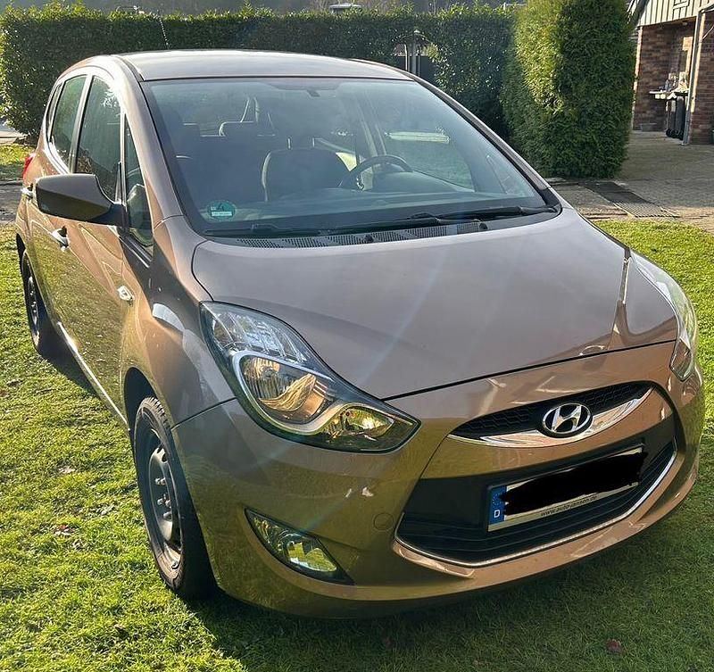 Gebraucht Hyundai ix20 Comfort 90 PS (66 kW) 2014 Braun Kleinwagen