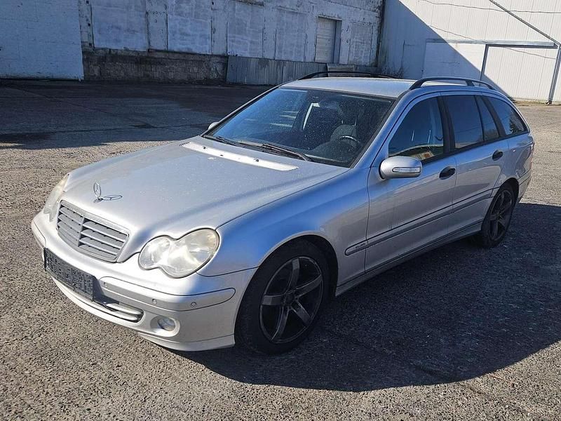 Gebraucht Mercedes C220 150 PS (110 kW) 2005 Brillantsilber  metalliclack Kombi