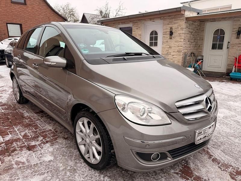 Gebraucht Mercedes B200 Sport 136 PS (100 kW) 2008 Grau Van / Kleinbus