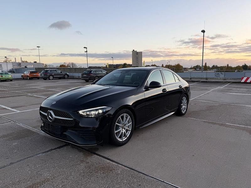 Schwarz Gebraucht 2022 Mercedes C200 AMG Limousine | 34.745 € (Teuer) - Bild 1/4