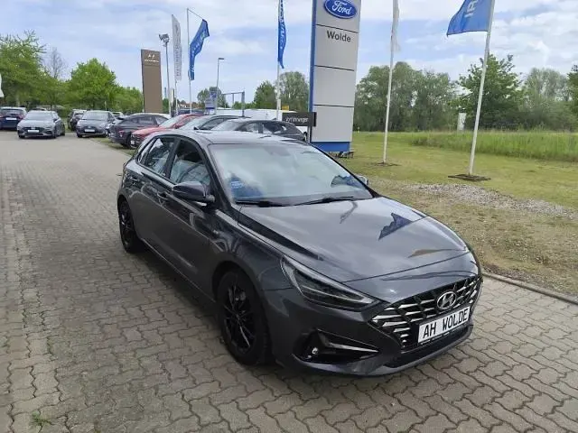 Gebraucht Hyundai i30 Trend 159 PS (116 kW) 2021 Schwarz Limousine