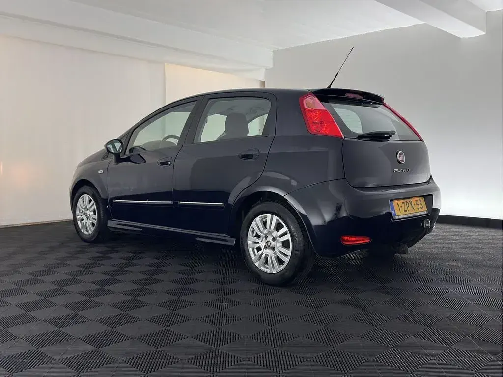 Gebraucht Fiat Punto Evo Pop 82 PS (60 kW) 2015 Blau Kleinwagen