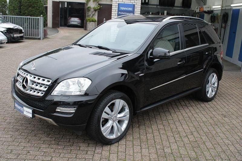Schwarz Gebraucht 2011 Mercedes ML350 SUV | 14.900 € (Superpreis) - Bild 1/4