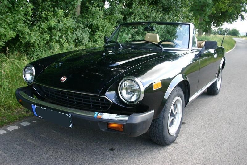 Schwarz Gebraucht 1986 Fiat 124 Spider Cabrio | 13.000 € - Bild 1/4