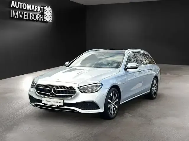 Gebraucht Mercedes E300 306 PS (225 kW) 2021 Hightech silber (metallic) Kombi