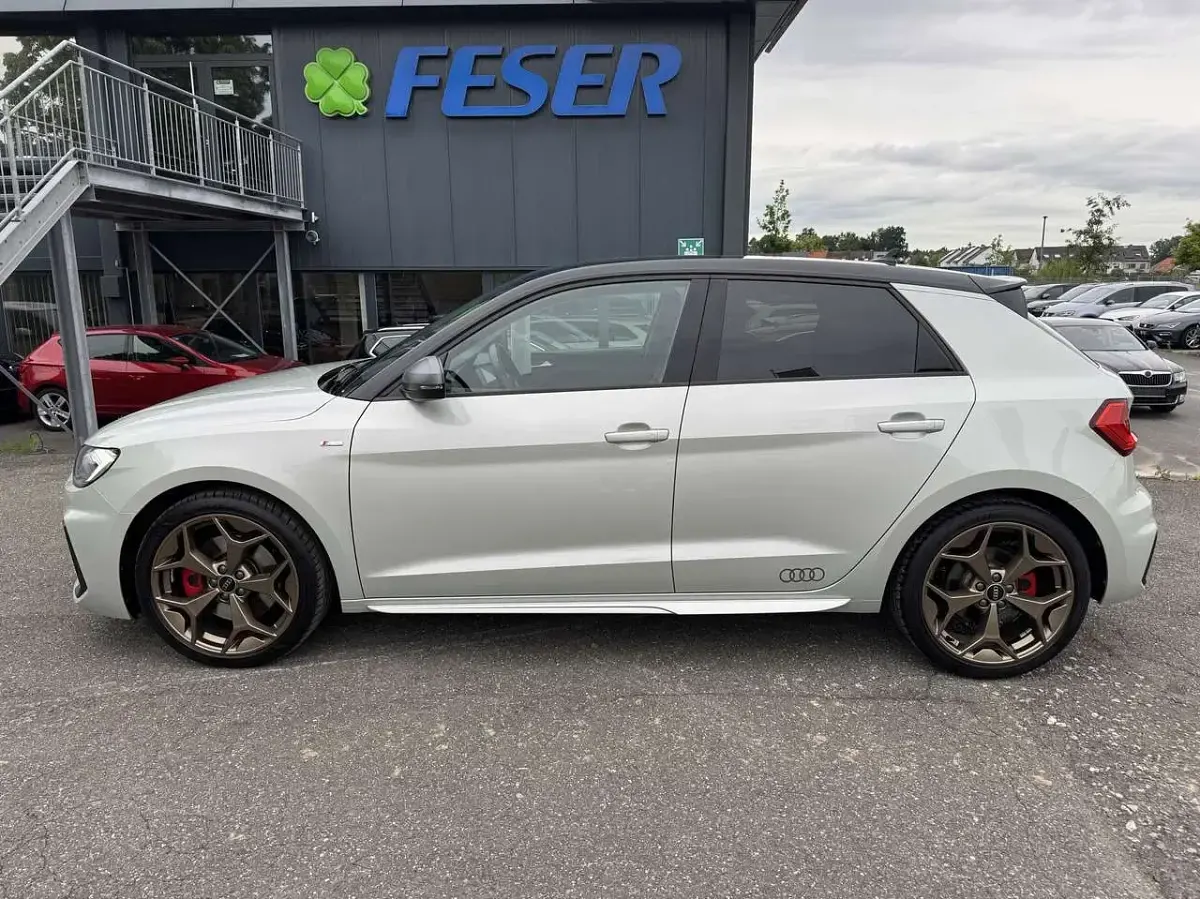 Gebraucht Audi A1 Sportback S-Line 207 PS (152 kW) 2023 Tausilber metallic/mythossc... Kleinwagen