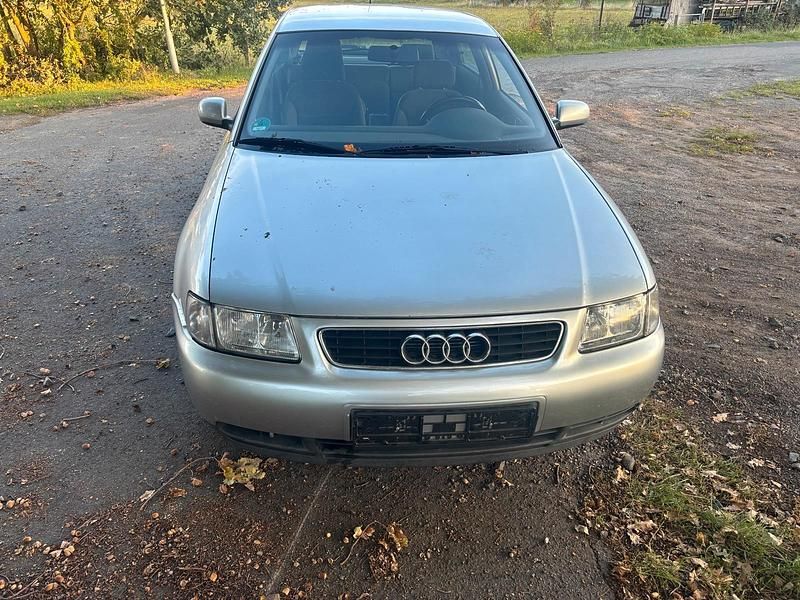 Silber Gebraucht 1997 Audi A3 Kleinwagen | 650 € (Guter Preis) - Bild 1/4