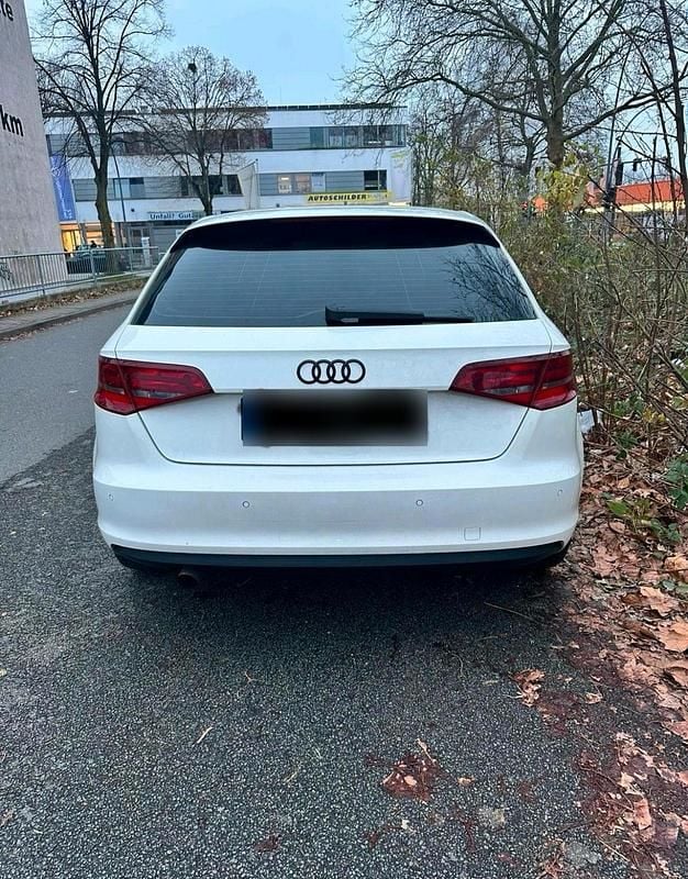 Gebraucht Audi A3 105 PS (77 kW) 2013 Weiß Kleinwagen
