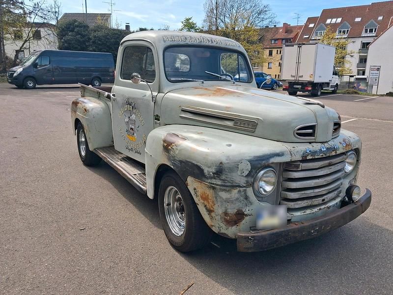 Second-hand Ford V8 100 CP (73 kW) 1950 Gri