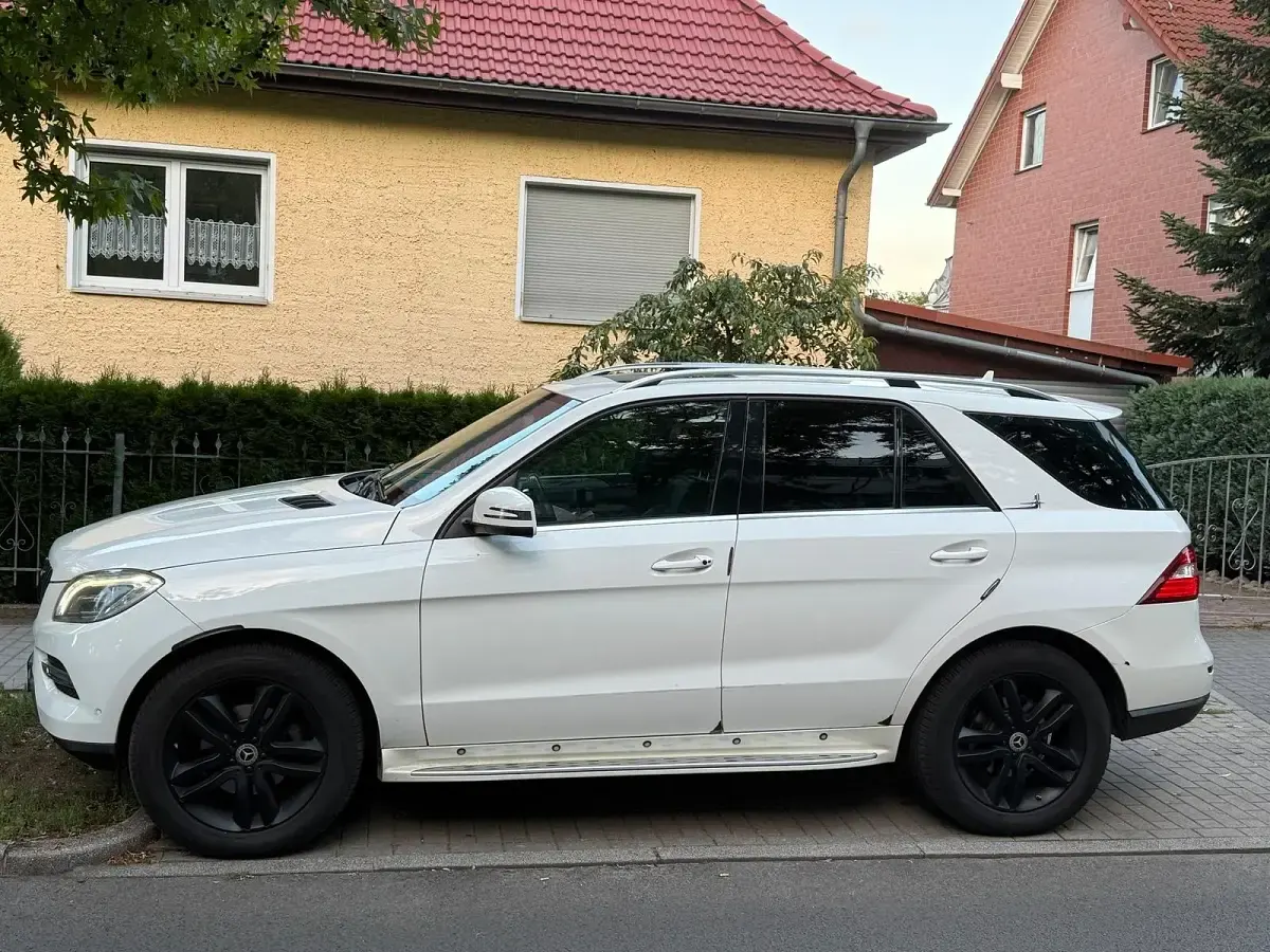 Gebraucht Mercedes ML250 204 PS (150 kW) 2014 Weiß SUV