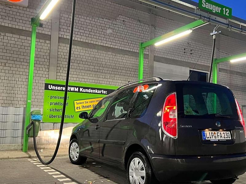 Braun Gebraucht 2011 Skoda Roomster Active Kombi | 3.500 € (Fairer Preis) - Bild 1/4