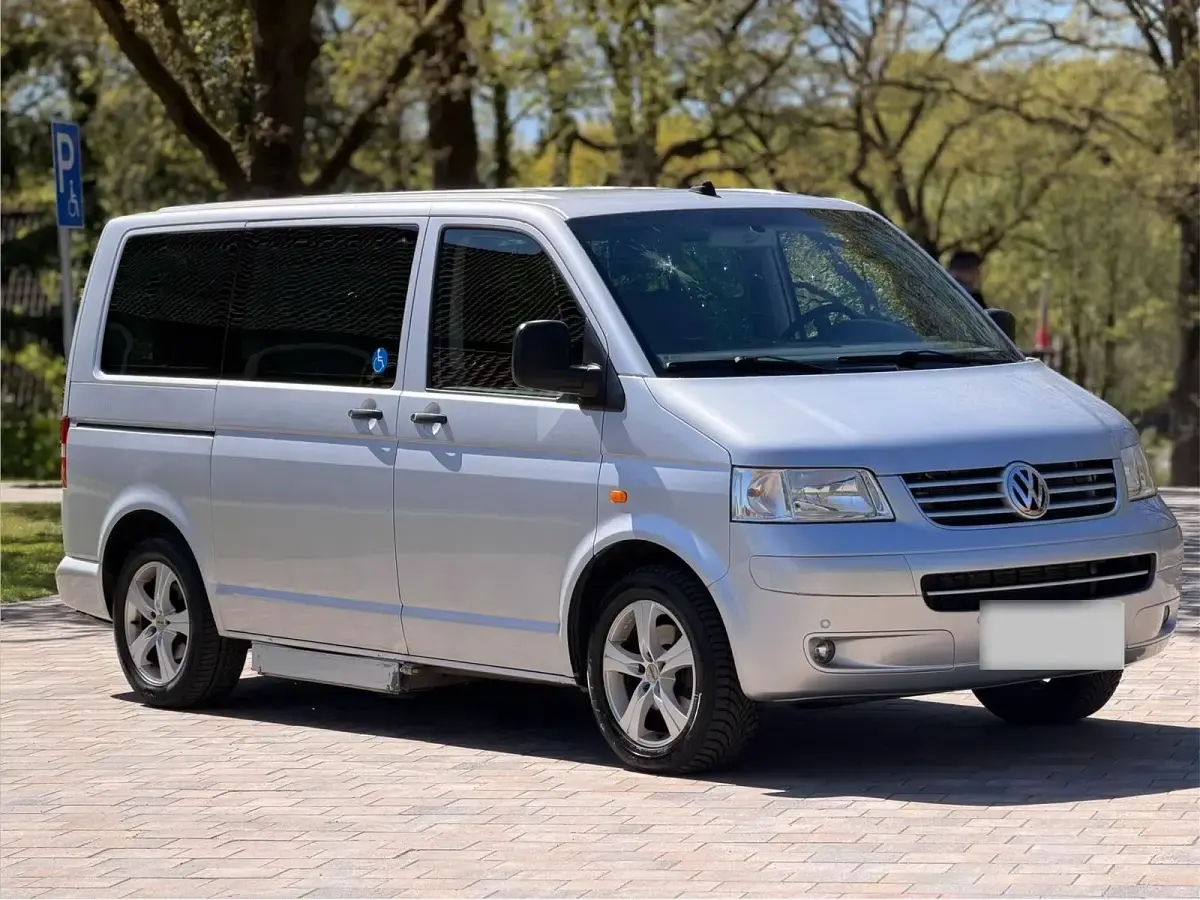 Gebraucht VW Caravelle 179 PS (131 kW) 2007 Silber Van