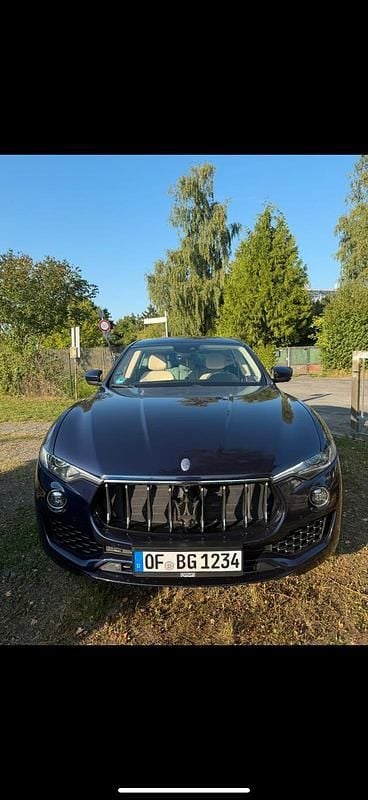 Blau Gebraucht 2016 Maserati Levante SUV | 25.500 € - Bild 1/4