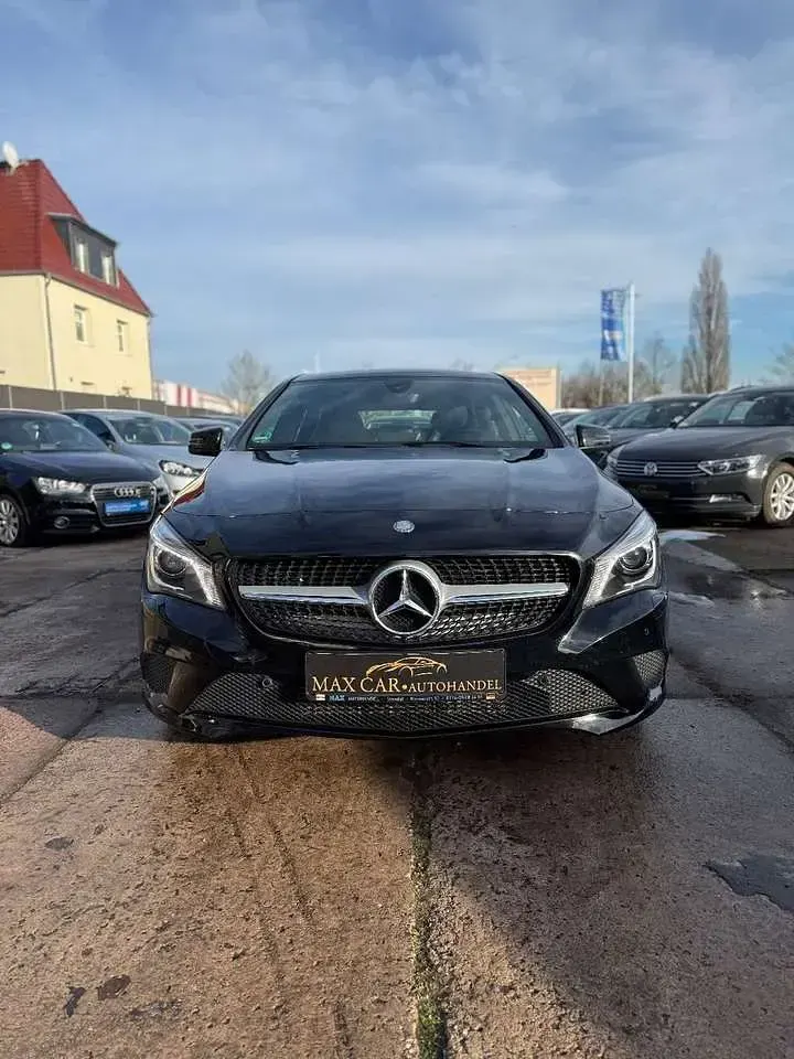 Gebraucht Mercedes CLA180 122 PS (89 kW) 2015 Schwarz Limousine