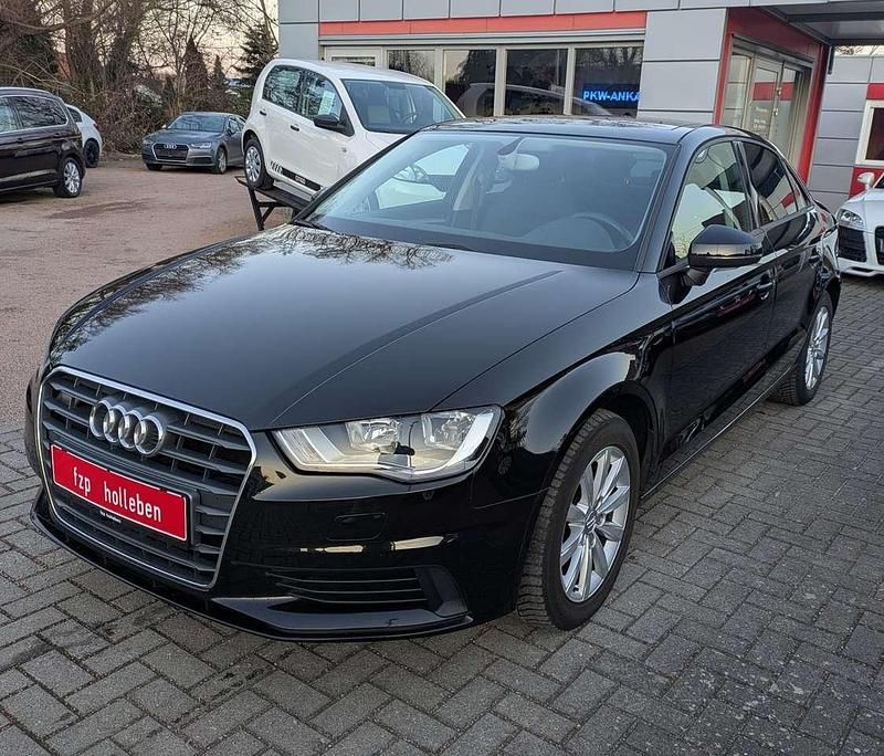 Gebraucht Audi A3 Attraction 150 PS (110 kW) 2014 Mythosschwarz metallic Limousine