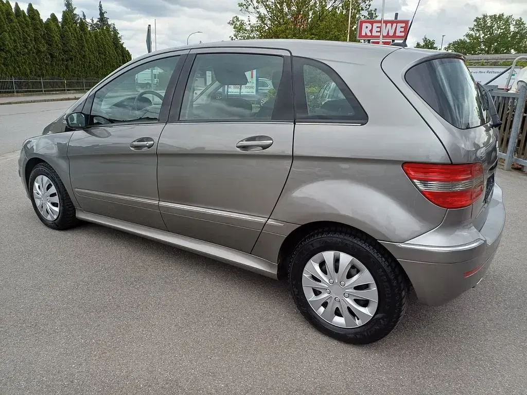 Gebraucht Mercedes B150 95 PS (69 kW) 2008 Grau Van / Kleinbus