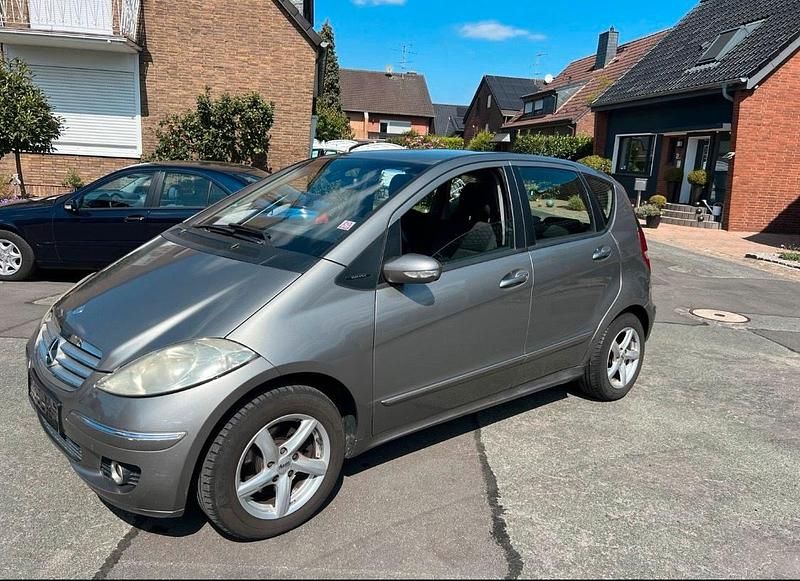 Silber Gebraucht 2005 Mercedes A170 Limousine | 1.599 € - Bild 1/4