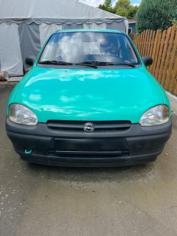 Grün Gebraucht 1996 Opel Corsa Kleinwagen | 700 € (Guter Preis) - Bild 1/4