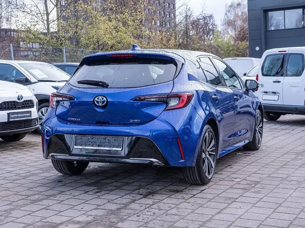 Neu Toyota Corolla 178 PS (130 kW) 2025 Blau Limousine