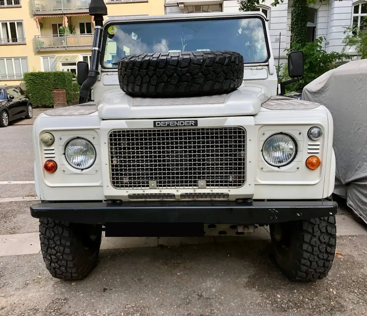 Gebraucht Land Rover Defender 122 PS (89 kW) 1999 Weiß Kombi