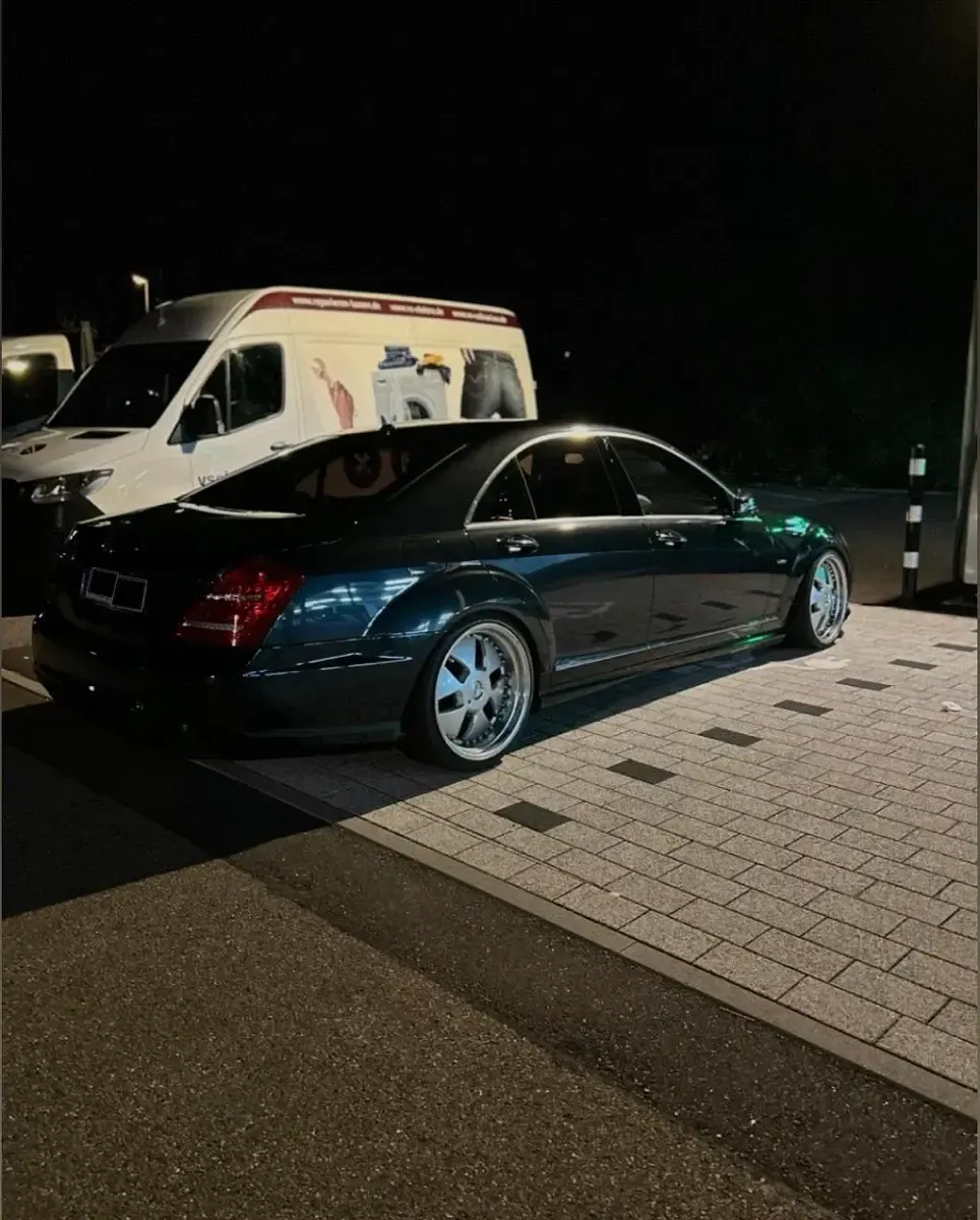 Gebraucht Mercedes S500 435 PS (319 kW) 2011 Schwarz Limousine