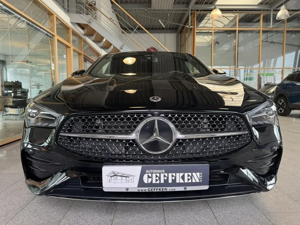 Gebraucht Mercedes CLA200 AMG line 177 PS (130 kW) 2023 Nachtschwarz Coupé