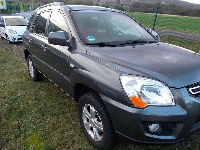 Grün Gebraucht 2010 Kia Sportage EX SUV | 5.999 € (Etwas zu teuer) - Bild 1/4